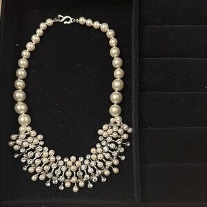 Elegant Pearl and Crystal Necklace